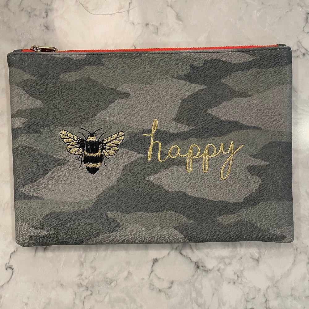 C. Wonder Clutch - 'Bee Happy' - Camo